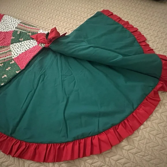 Festive Patchwork Tree Skirt - Picture 6 of 11